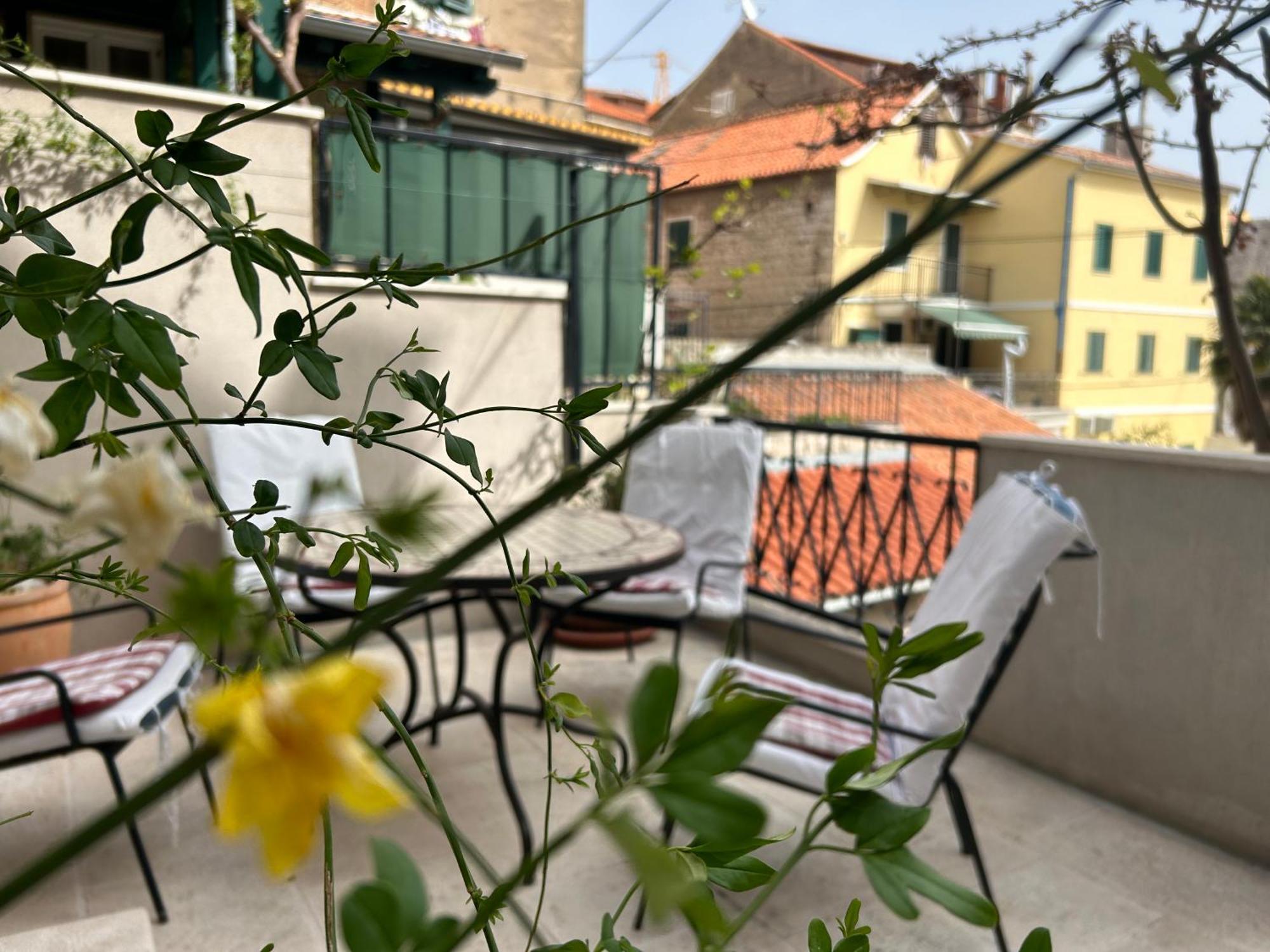 Guesthouse Fjaka Split Exterior photo