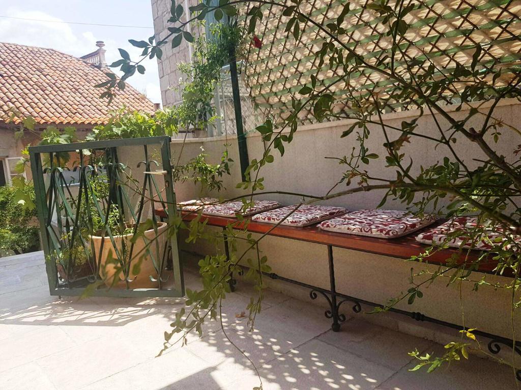 Guesthouse Fjaka Split Exterior photo